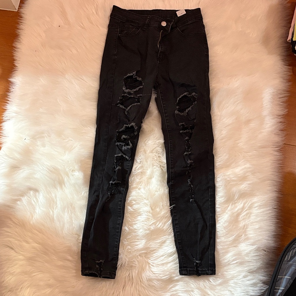 Stylish Black Distressed Women Ultra Skinny Jeans